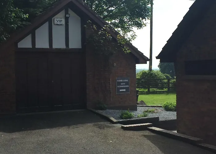 Pensjonat Tudor Guest 4*